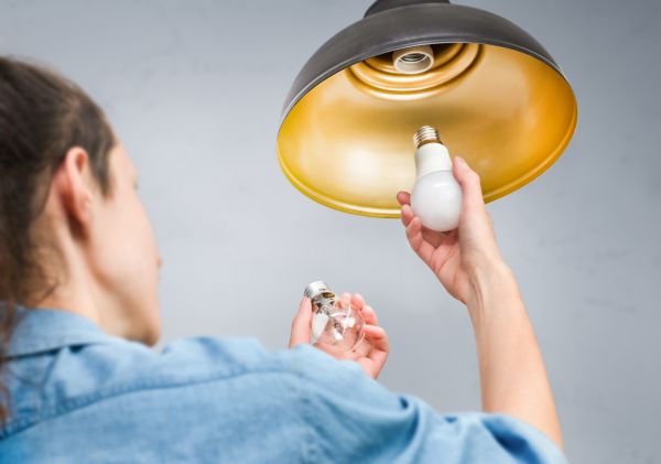 Cost of Light Bulb Replacement in Vancouver