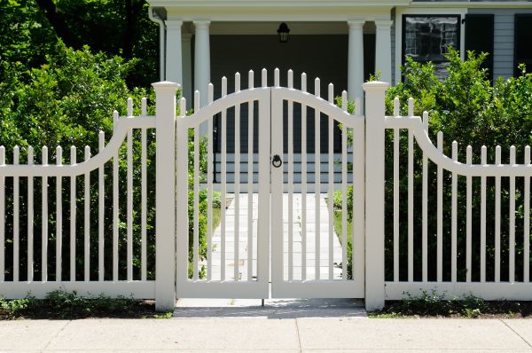 Cost of Fence Gate Adjustment in Vancouver